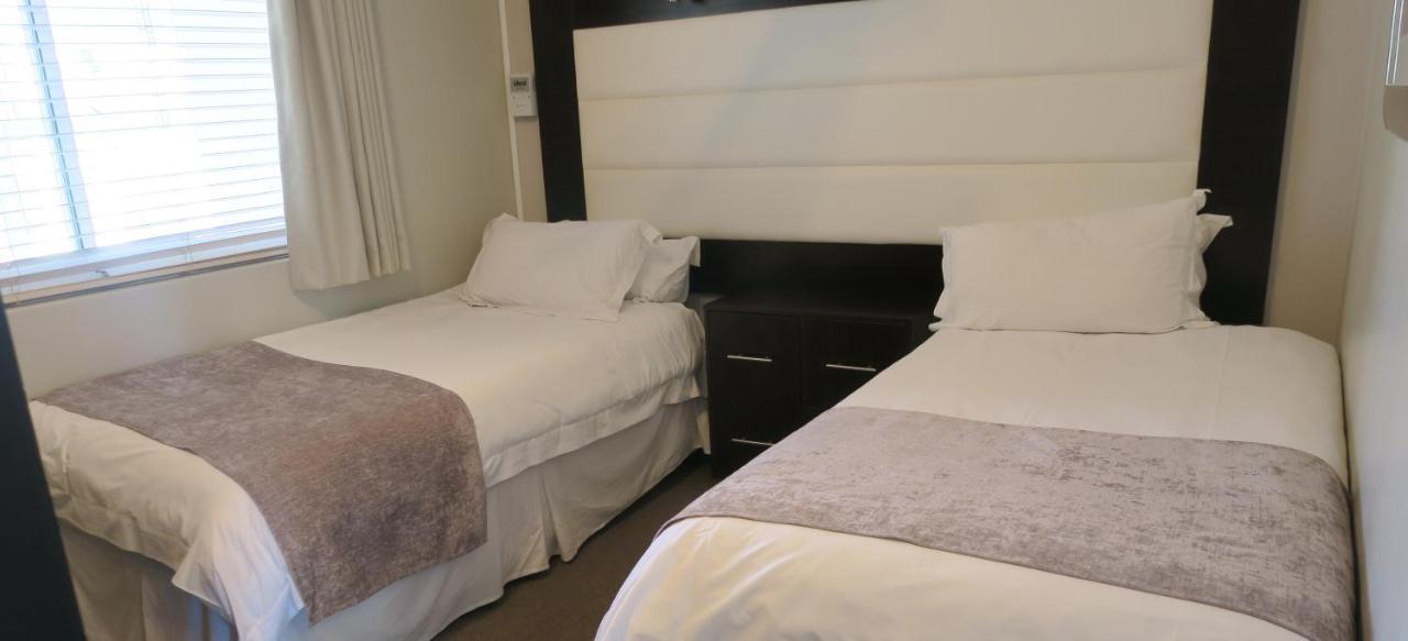 Lagoon Beach Hotel Apartments Kapstaden Exteriör bild